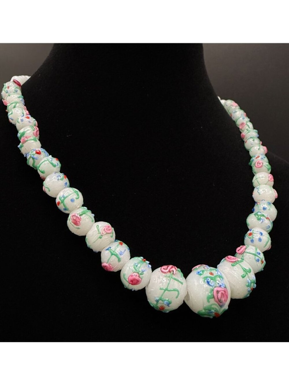 Rare Find Vintage 1940s-1950s Murano Glass Wedding Cake Bead Necklace
